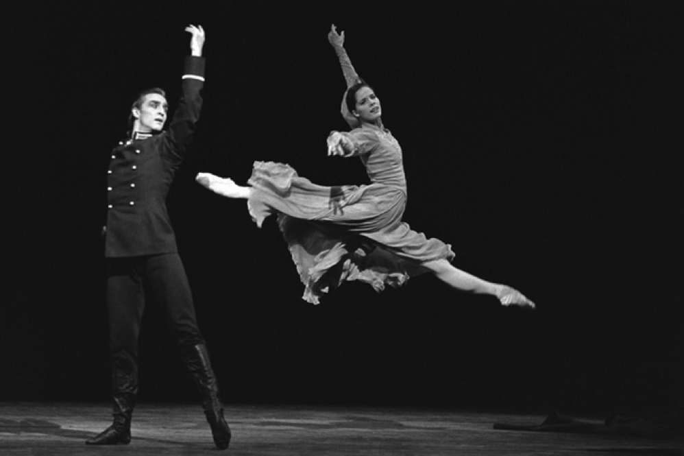 Irek Mukhamedov and Darcey Bussell in MacMillan's Winter Dreams, photo ROH