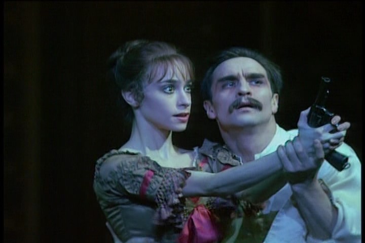 Irek Muhammed and Viviana Durante in MacMillan's Mayerling, The Royal Ballet